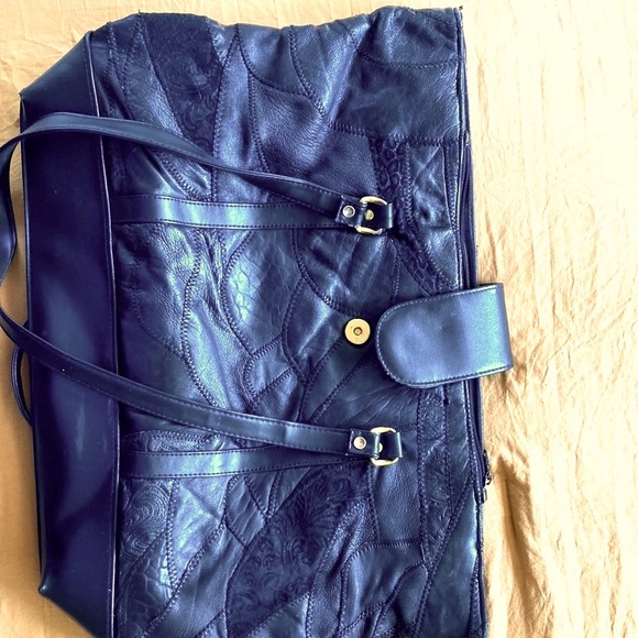 Vtg black leather tote large 18” wide 12” tall 3 zip compartment gold hardware - Picture 1 of 4